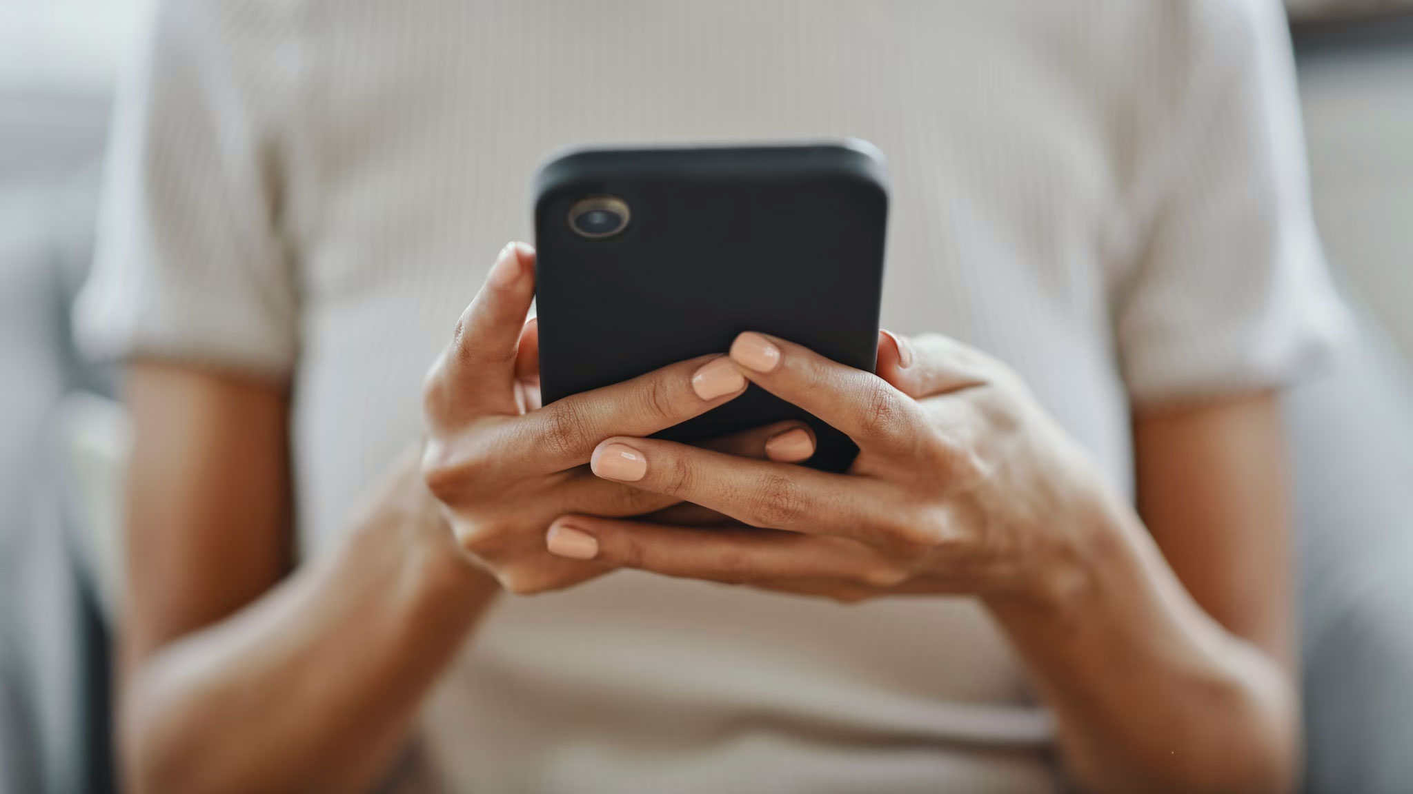 understanding how you can connect and care for someone with ptsd_64624795 e314 4309 be85 02bf221b6b00