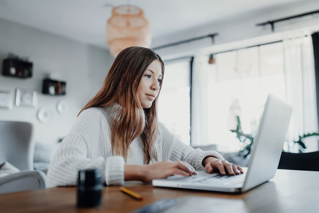 understanding how you can connect and care for someone with ptsd_f851e4ac 8080 4581 b433 314268787539