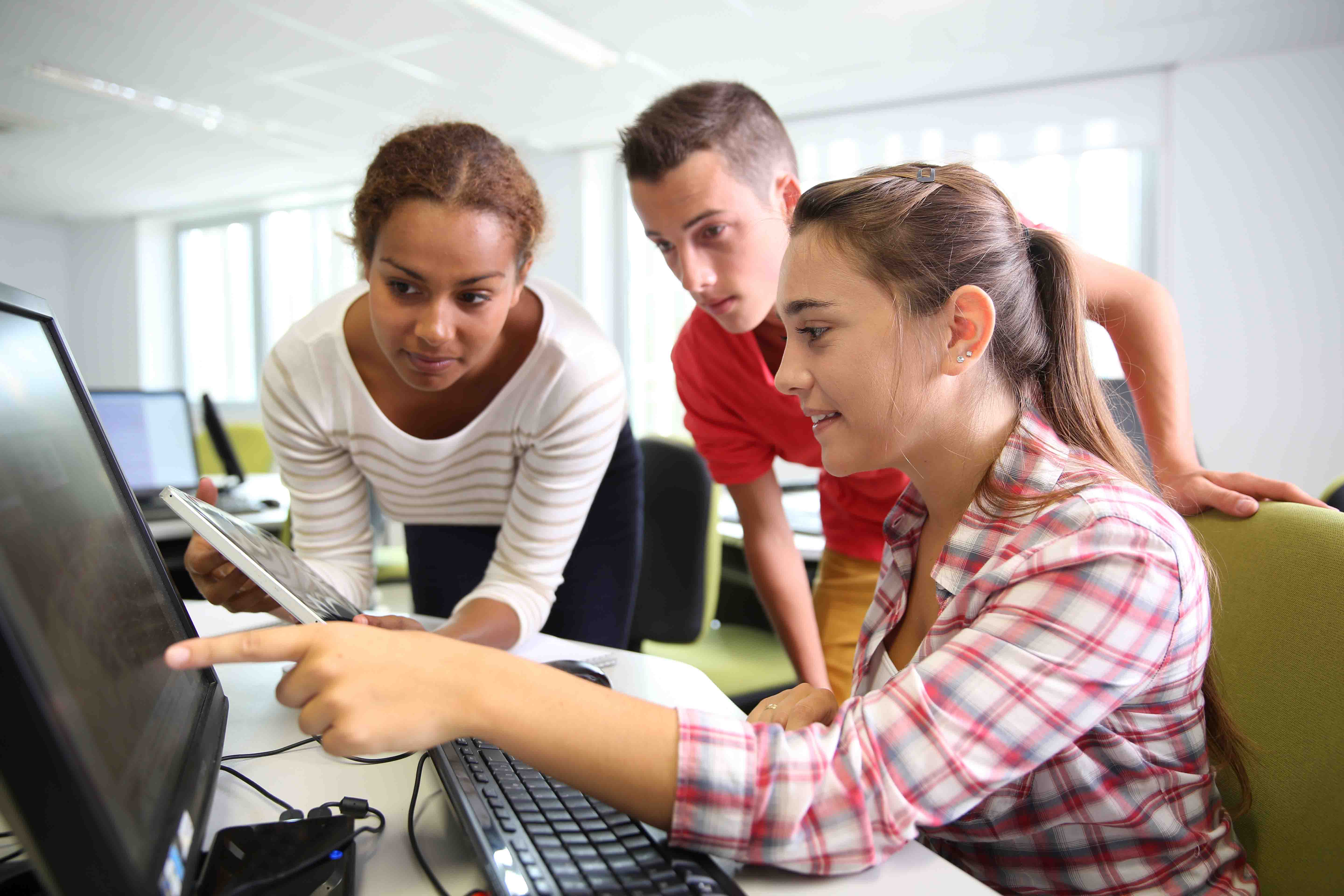 how social media has influenced the mental health of youths_db2f1f12 c0a0 49c9 8f44 011dce0c4241